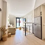 아파트 Luna Holidays Center And *