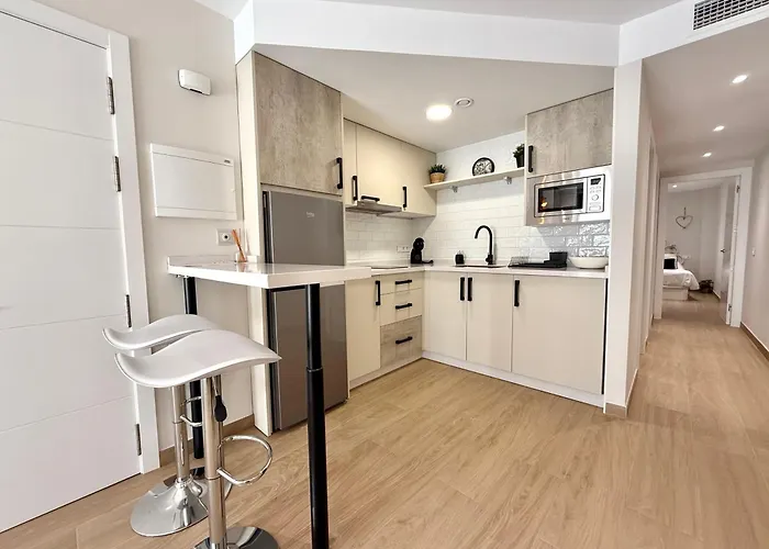 Luna Holidays Center And Apartamento Fuengirola